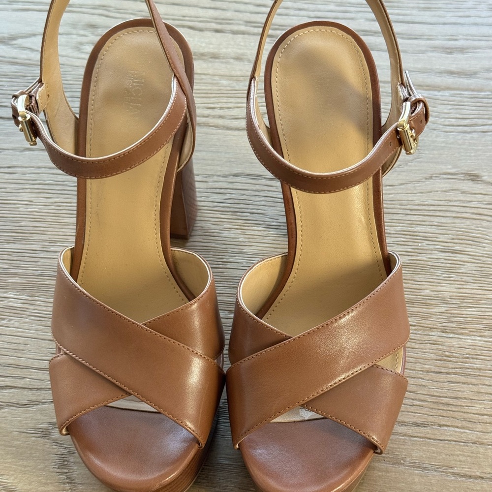 Michael Kors Platform Sandals in Luggage Brown size 9 - Picture 2 of 9